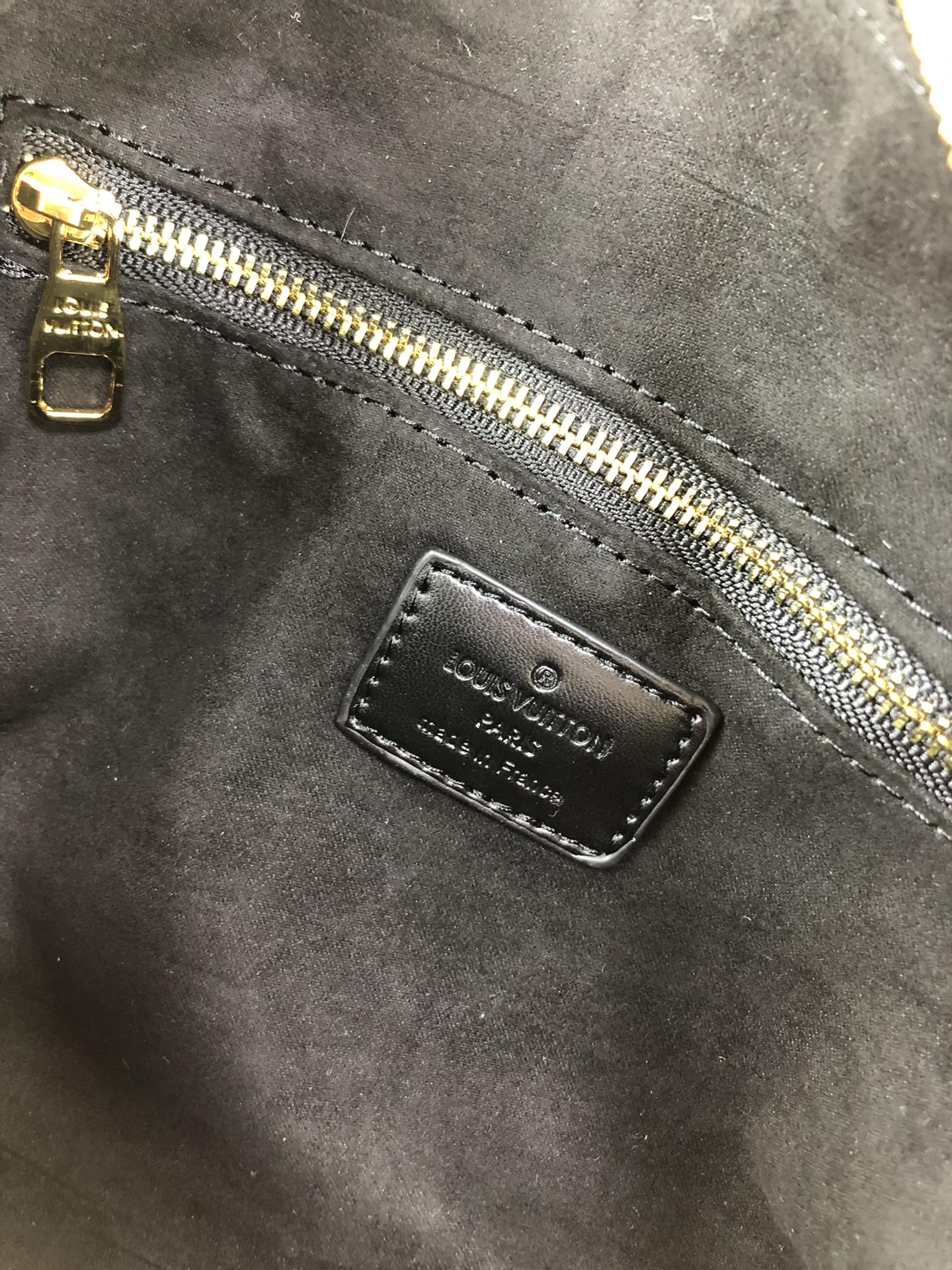 LOUIS VUITTON SAINTONG MONOGRAM CANVAS BLACK 22CM M43555 - Image 2