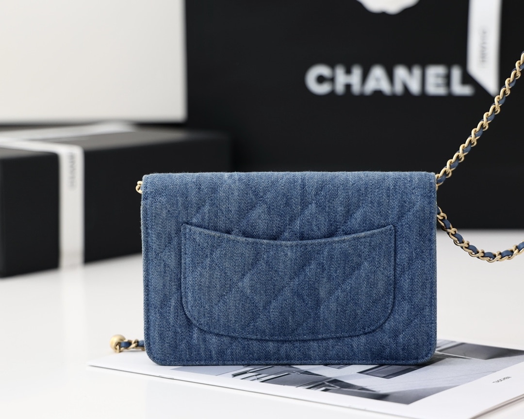 CHANEL PEARL CRUSH ON CHAIN DENIM BAG BLUE 19CM - Image 7