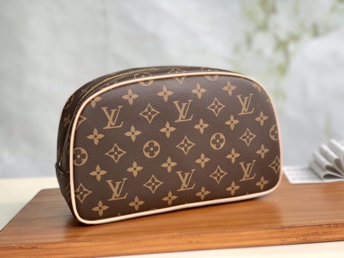 Alternative view of LOUIS VUITTON TOILETRY BAG 25 M47527
