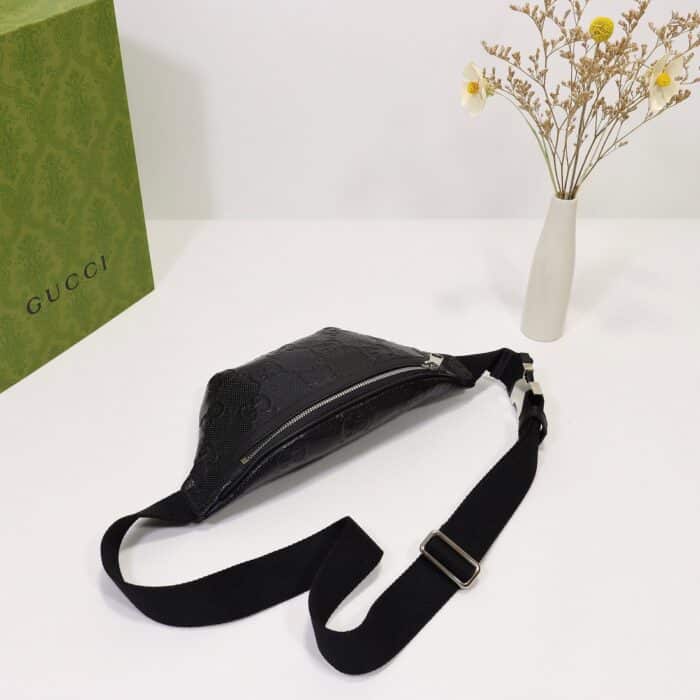 GUCCI GG EMBOSSED BAG BLACK 23CM 658582 1W3CN 1000