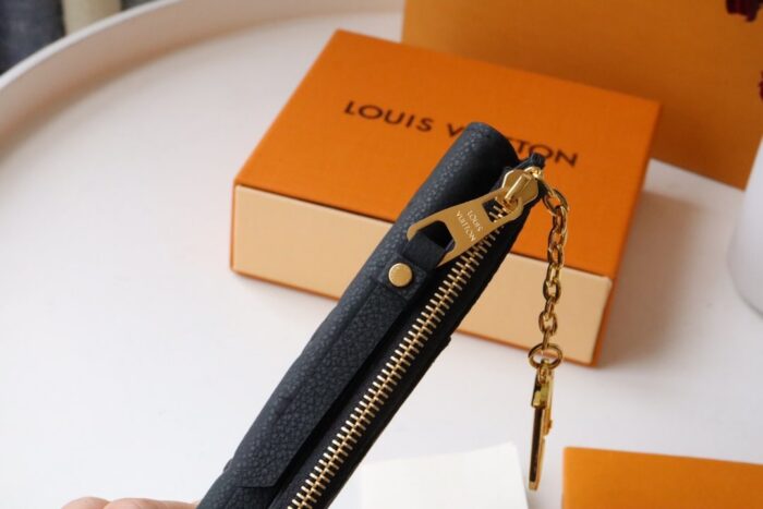 Alternative view of Louis Vuitton Card Holder Recto Verso 13cm Black M69421