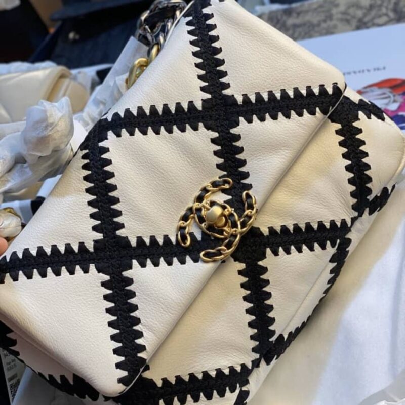 Alternative view of Chanel 19 Flap Bag Crochet Gold And Silver Tone White Black 24Cm AS1160 B04824 C0200