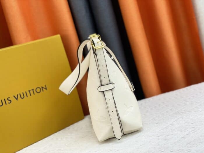 Alternative view of LOUIS VUITTON CARRYALL PM WHITE 39CM M46293