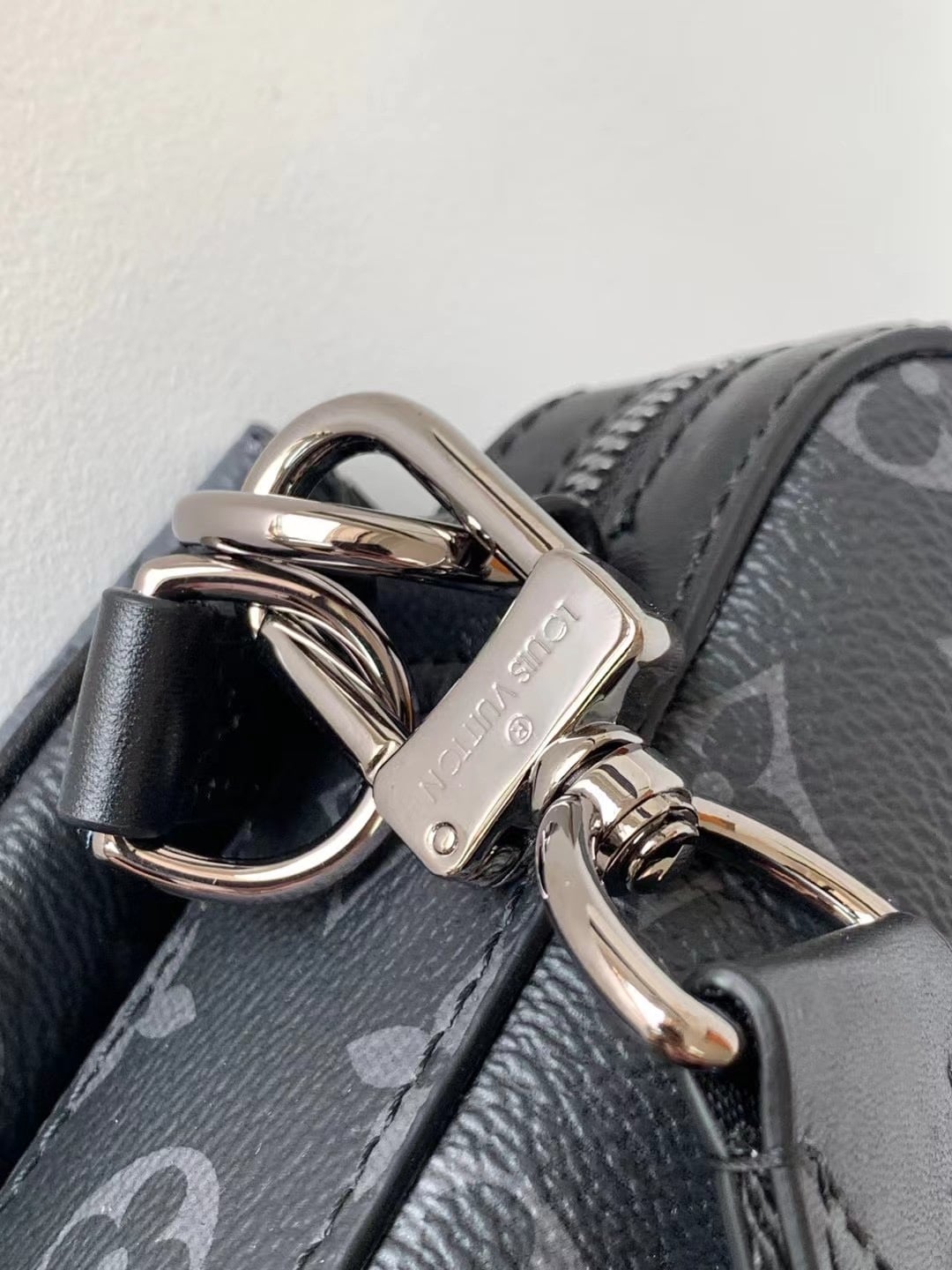 LOUIS VUITTON TRIO MESSENGER BAG 24CM M69443 - Image 8