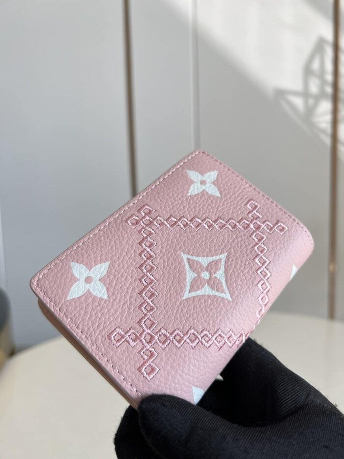 Alternative view of LOUIS VUITTON CLÉA WALLET PINK M81212