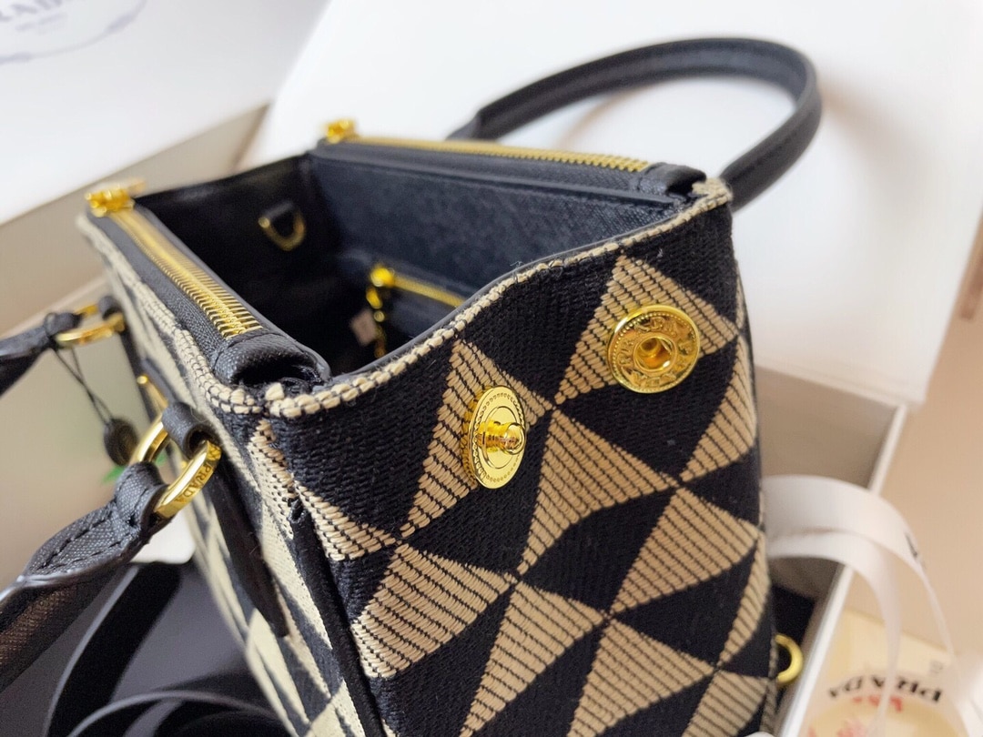 PRADA GALLERIA MINI BAG IN EMBROIDERED JACQUARD BLACK AND BEIGE 20CM 1BA906 2FKL F0Y30 V XOM - Image 4
