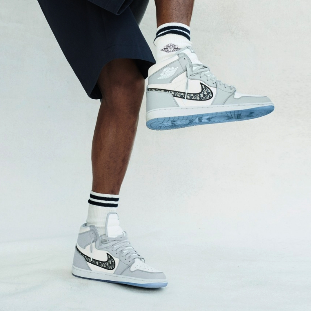 Nike Air Jordan 1 High OG x Dior White Wolf Grey CN8607 002 - Image 11