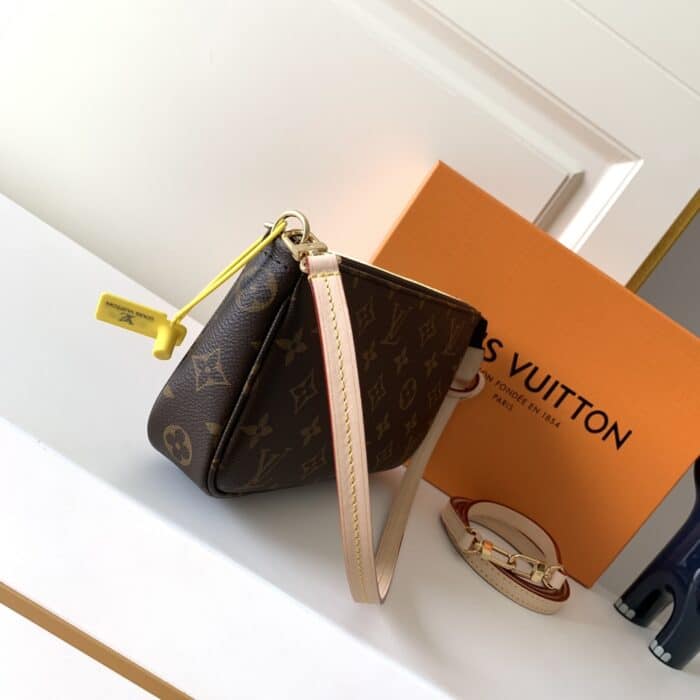 Alternative view of LOUIS VUITTON POCHETTE ACCESSOIRES M40712