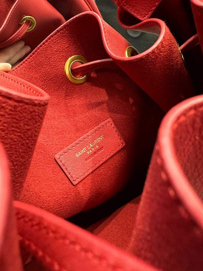 Alternative view of SAINT LAURENT PARIS VII LARGE FLAT HOBO BAG IN SMOOTH LEATHER BAG RED