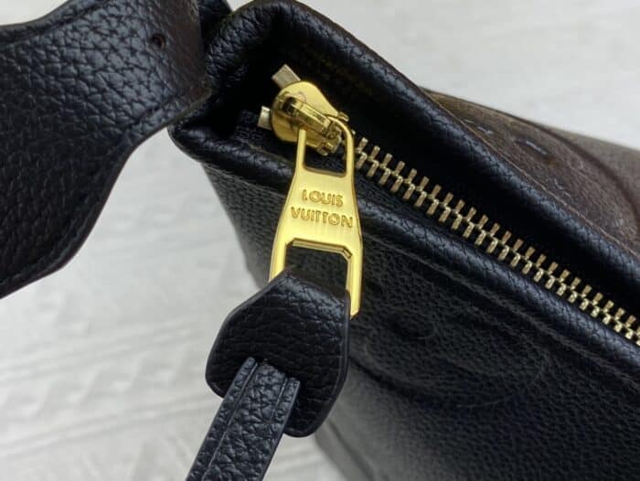 Alternative view of LOUIS VUITTON CARRYALL PM BLACK 39CM M46288