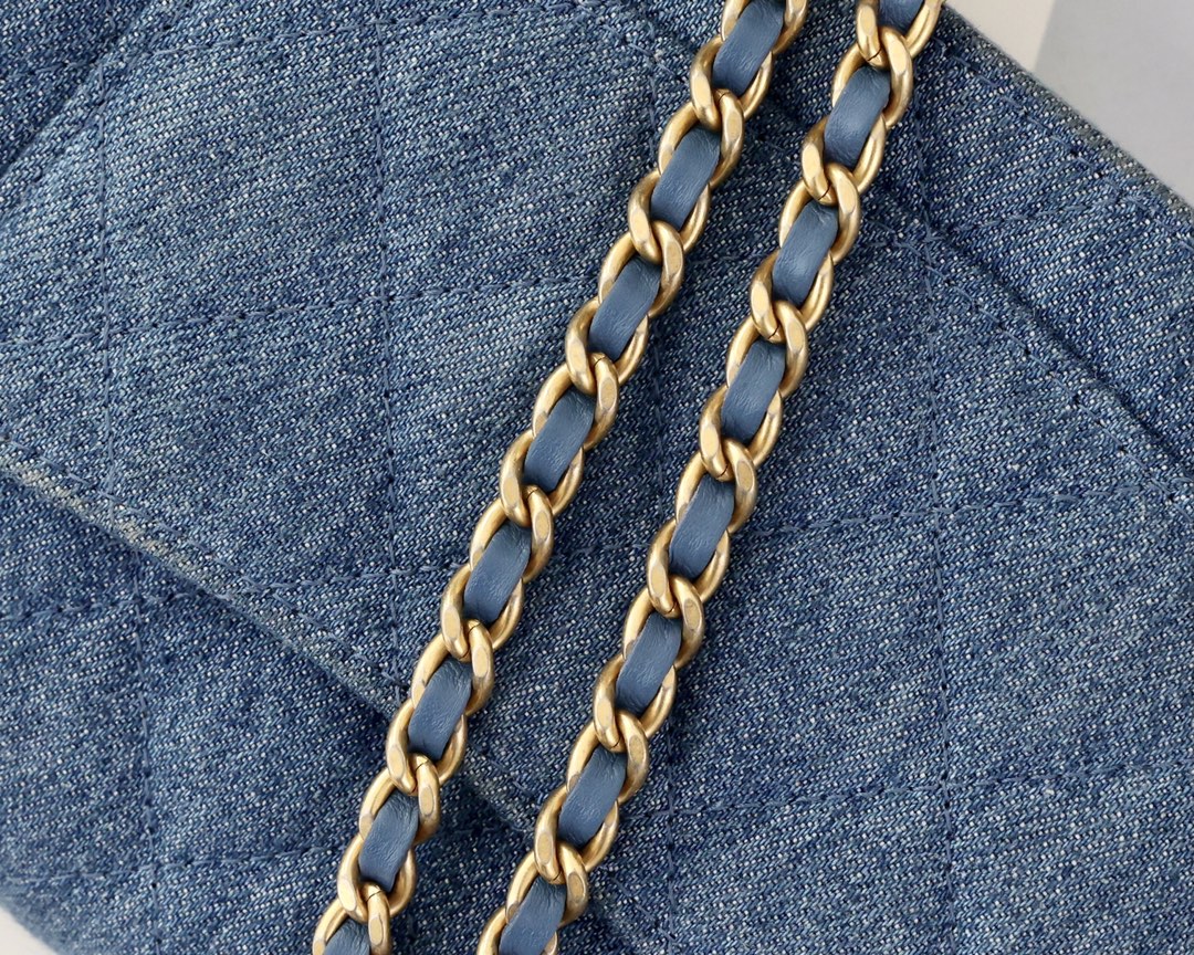 CHANEL PEARL CRUSH ON CHAIN DENIM BAG BLUE 19CM - Image 2