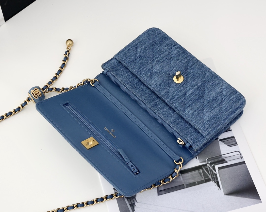 CHANEL PEARL CRUSH ON CHAIN DENIM BAG BLUE 19CM - Image 4