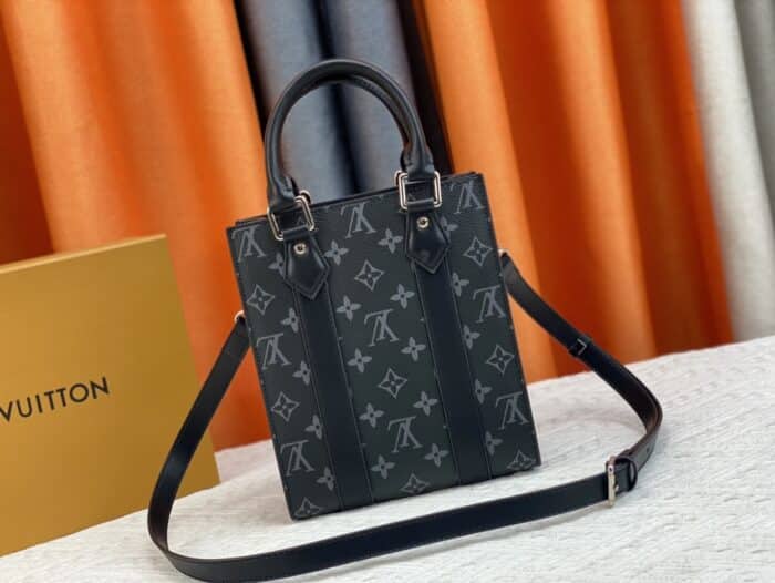 LOUIS VUITTON SAC PLAT MINI GREY AND BLACK LEATHER 22CM M46453