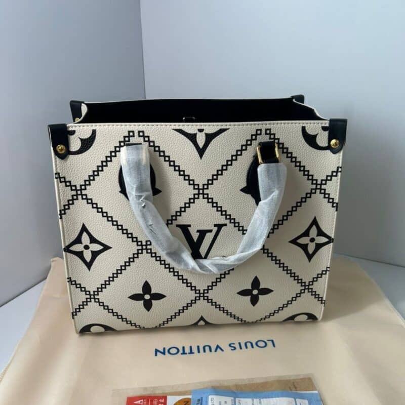 Alternative view of LOUIS VUITTON ONTHEGO MM MONOGRAM CREAM BLACK 35CM M46016