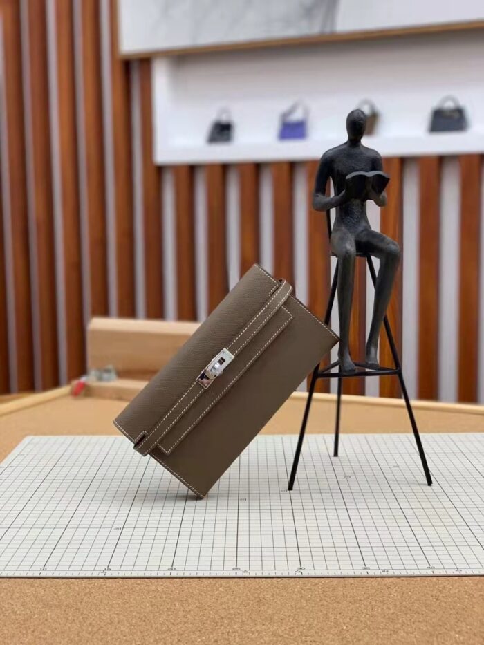 Alternative view of HERMES KELLY CLASSIC WALLET ÉTOUPE 19CM H051300CC18