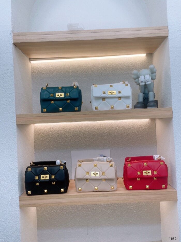 Alternative view of VALENTINO GARAVANI ROMAN STUD CHAIN LINK SHOULDER BAG IN WHITE 1W2B0I82BSF