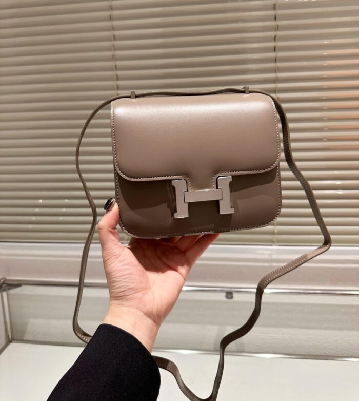 Alternative view of HERMES CONSTANCE MINI ETOUPE EPSOM DARK BEIGE 18CM