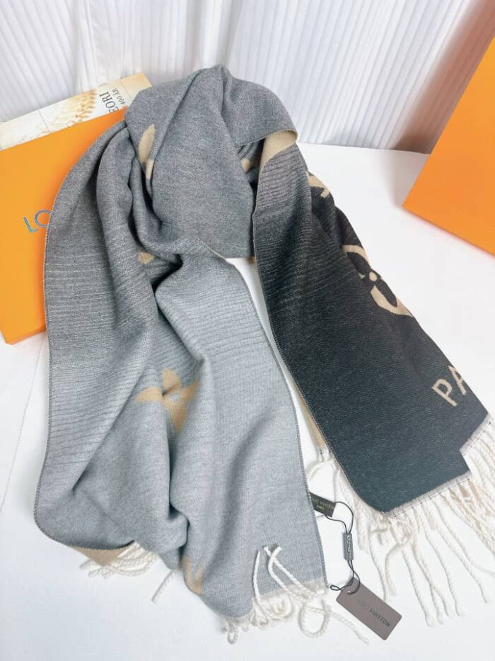 Alternative view of LOUIS VUITTON GRADIENT SHAWL 190CM