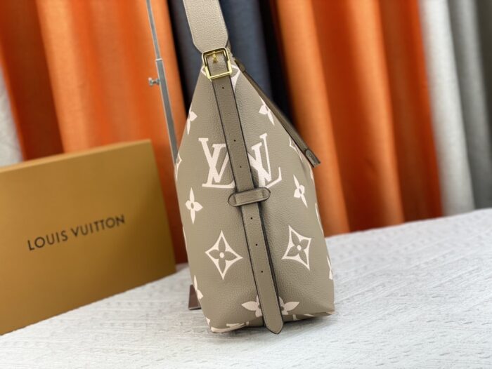 Alternative view of LOUIS VUITTON CARRYALL BEIGE 39CM M46298