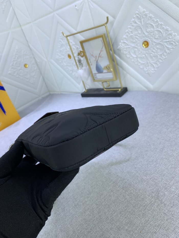 Alternative view of LOUIS VUITTON PILLOW PHONE POUCH BLACK M81716