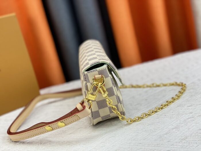 Alternative view of LOUIS VUITTON IVY WALLET ON CHAIN BAG DAMIER EBENE BEIGE M81911