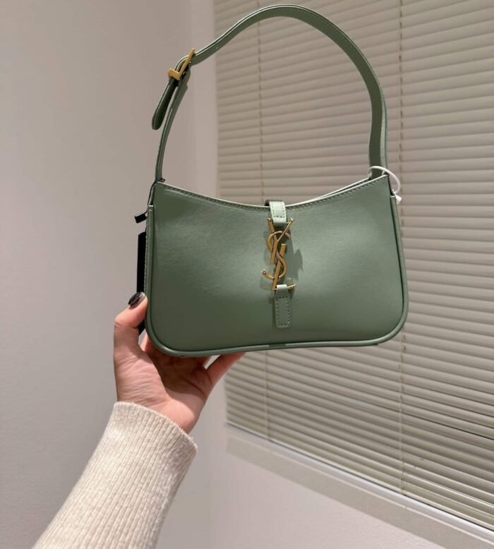 Alternative view of SAINT LAURENT LE 5 À 7 HOBO BAG IN SMOOTH LEATHER GREEN 25CM