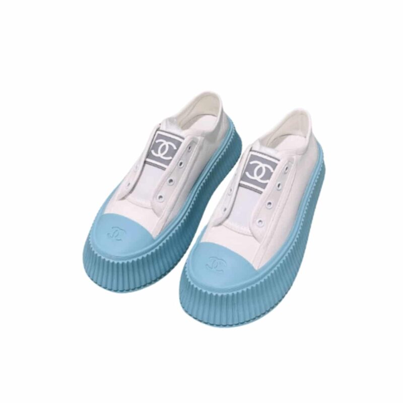CHANEL CC CAP TOE SNEAKER WHITE AND BLUE
