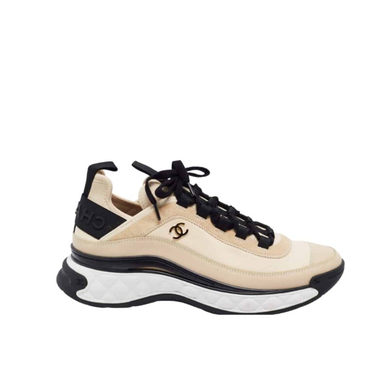 CHANEL LOGO LOW TOP SNEAKERS IVORY G35617