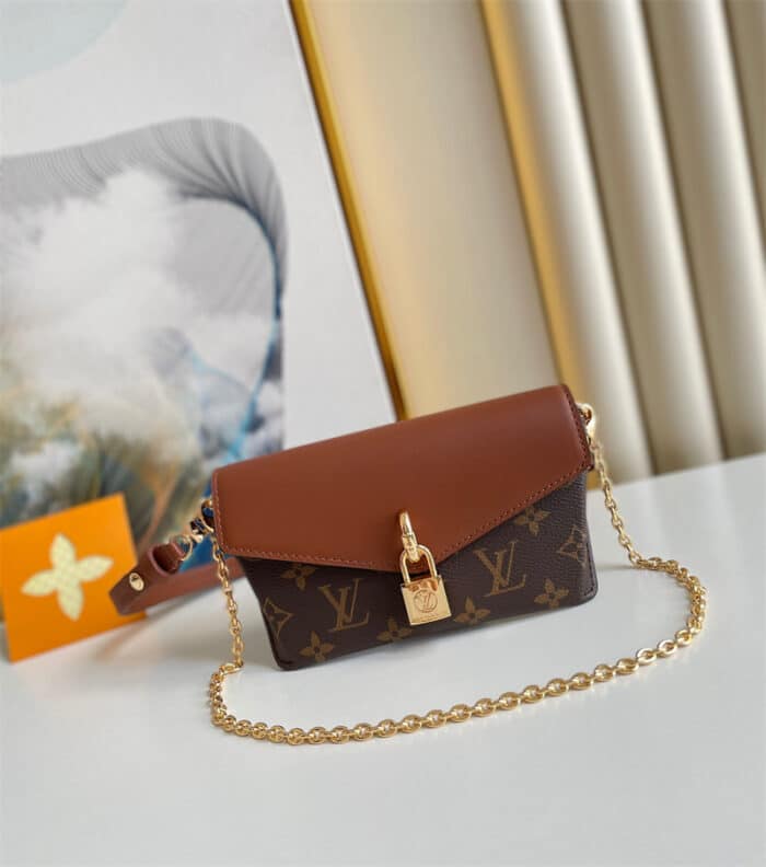 Alternative view of LOUIS VUITTON PADLOCK ON STRAP 19CM CARAMEL M80763