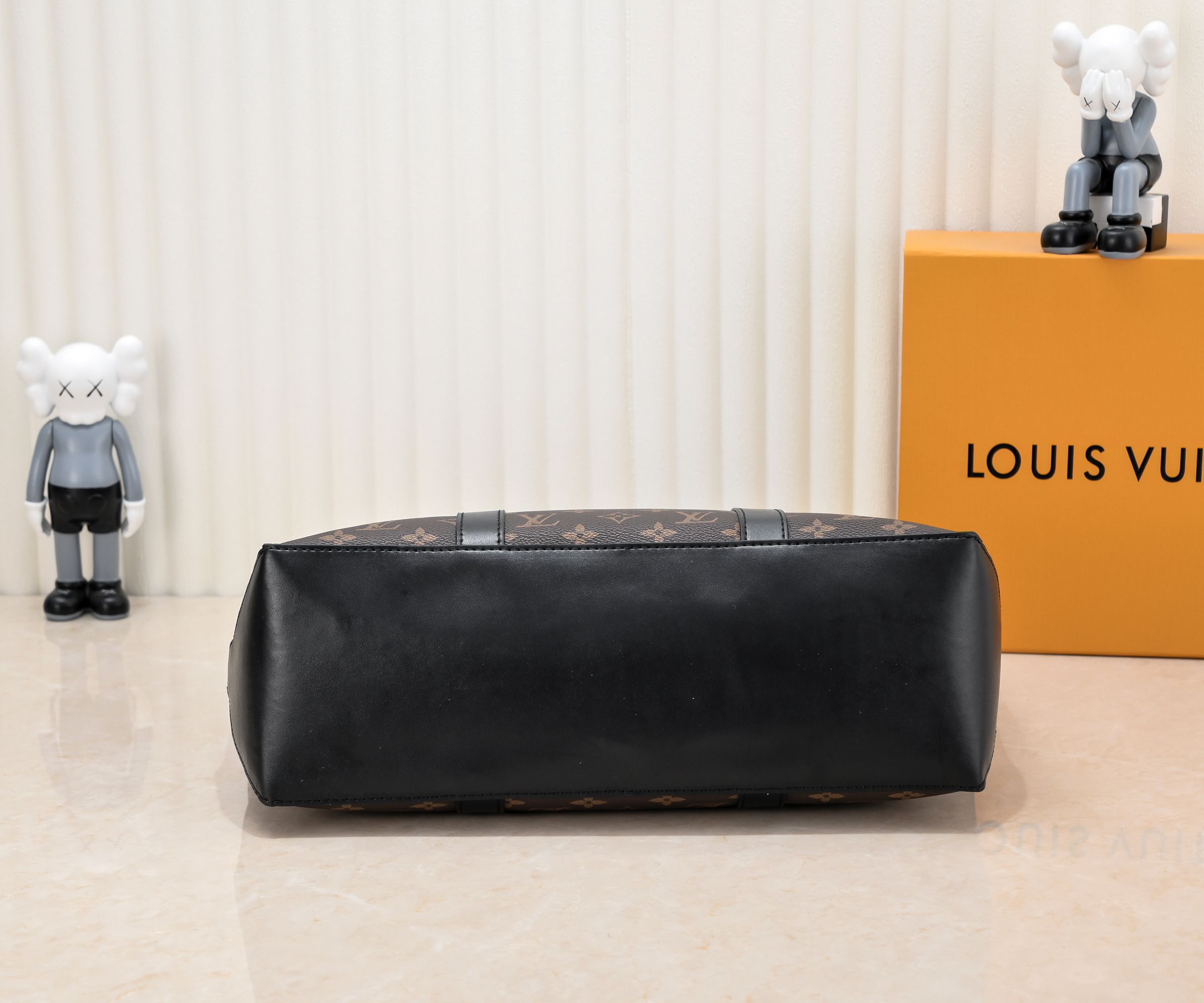 LOUIS VUITTON WEEK-END TOTE PM M45734 - Image 5