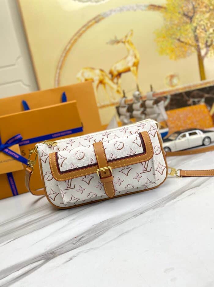 Alternative view of LOUIS VUITTON MAXI MULTI POCHETTE ACCESSOIRES BEIGE 27CM M20920