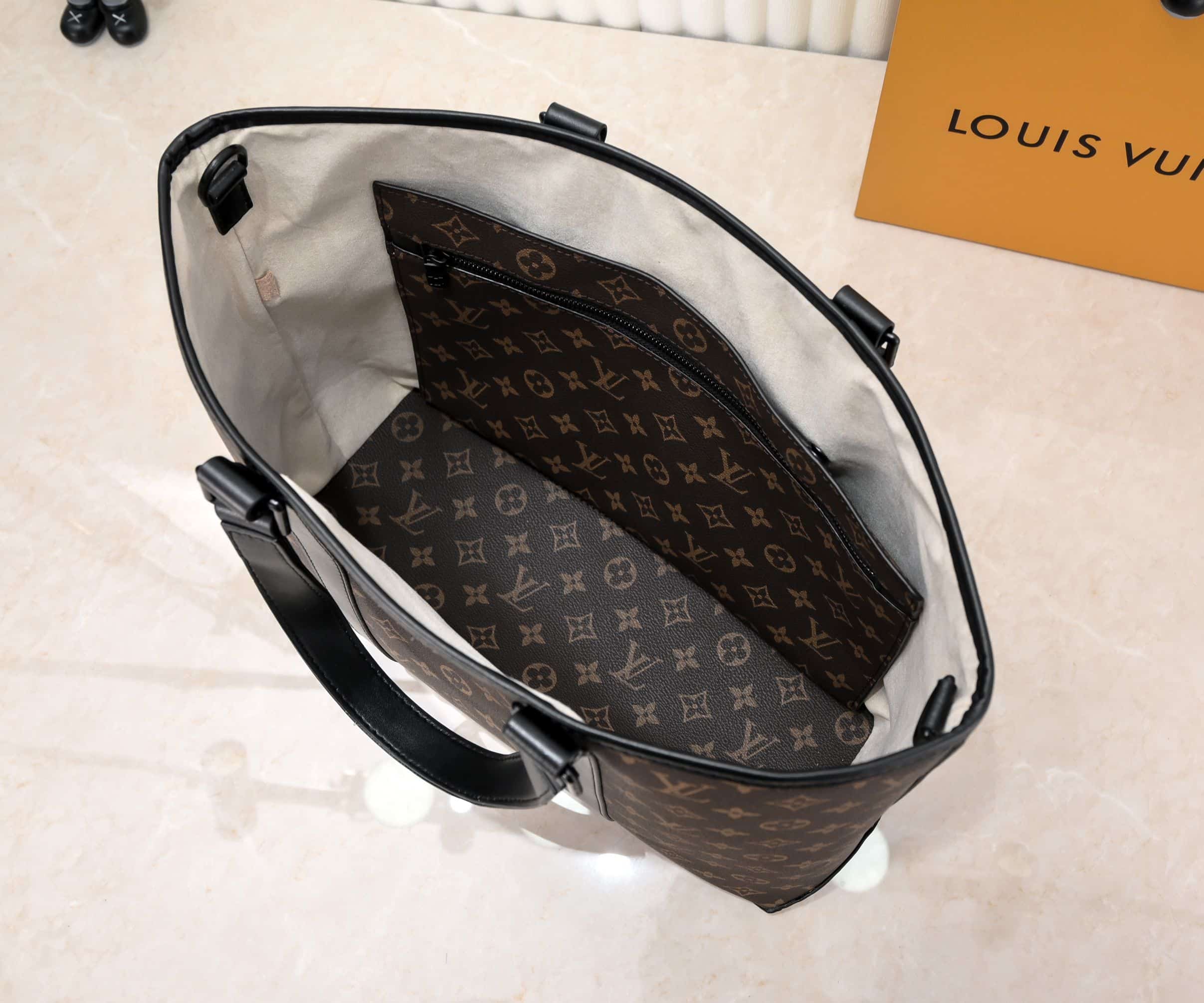 LOUIS VUITTON WEEK-END TOTE PM M45734 - Image 4