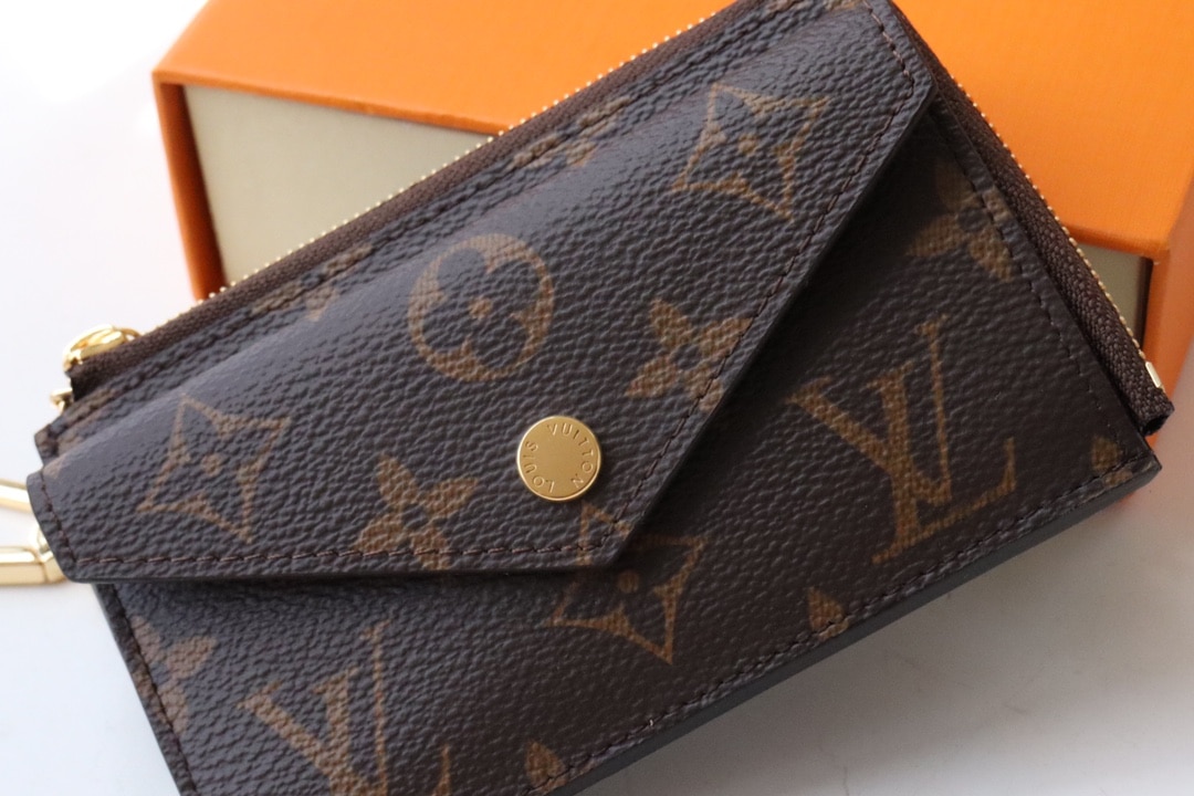 Louis Vuitton Card Holder Recto Verso Monogram M69431 - Image 5