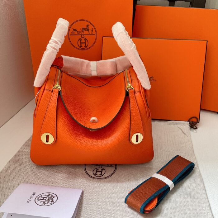 Alternative view of HERMES LINDY MINI TOGO BAG GOLD HARDWARE ORANGE 19CM