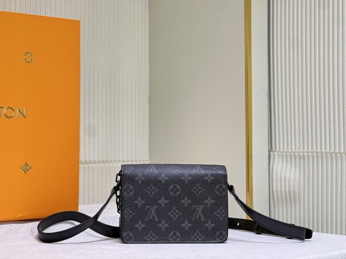 Alternative view of LOUIS VUITTON STEAMER WEARABLE WALLET MONOGRAM 18CM M81783