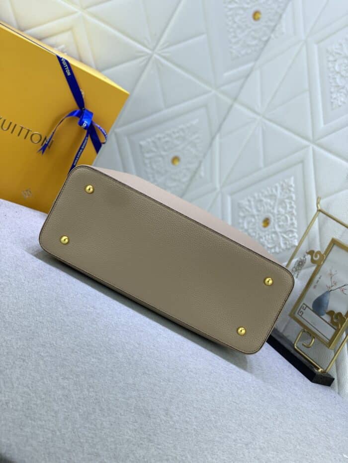 Alternative view of LOUIS VUITTON CAPUCINES MM GREY 31CM M42253