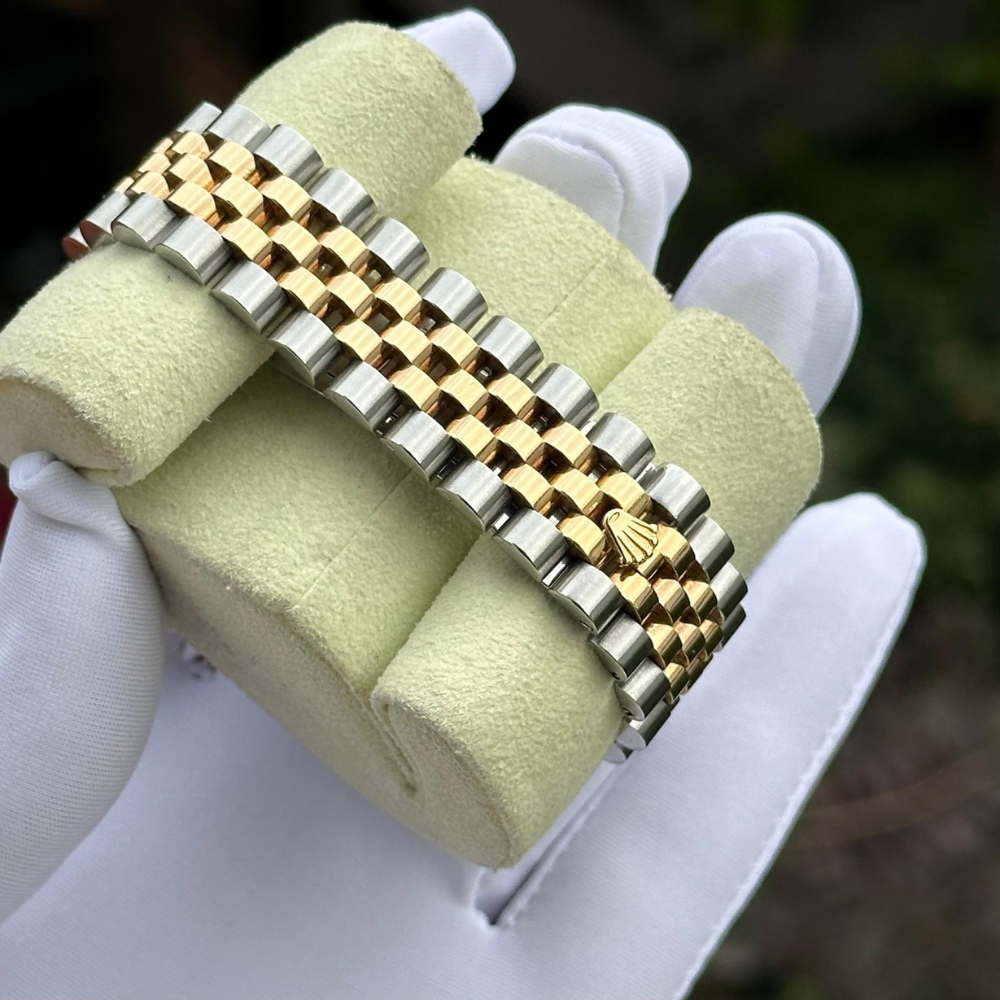 Rolex Oyster Perpetual Datejust Silver Diamond 36mm 116243 - Image 6