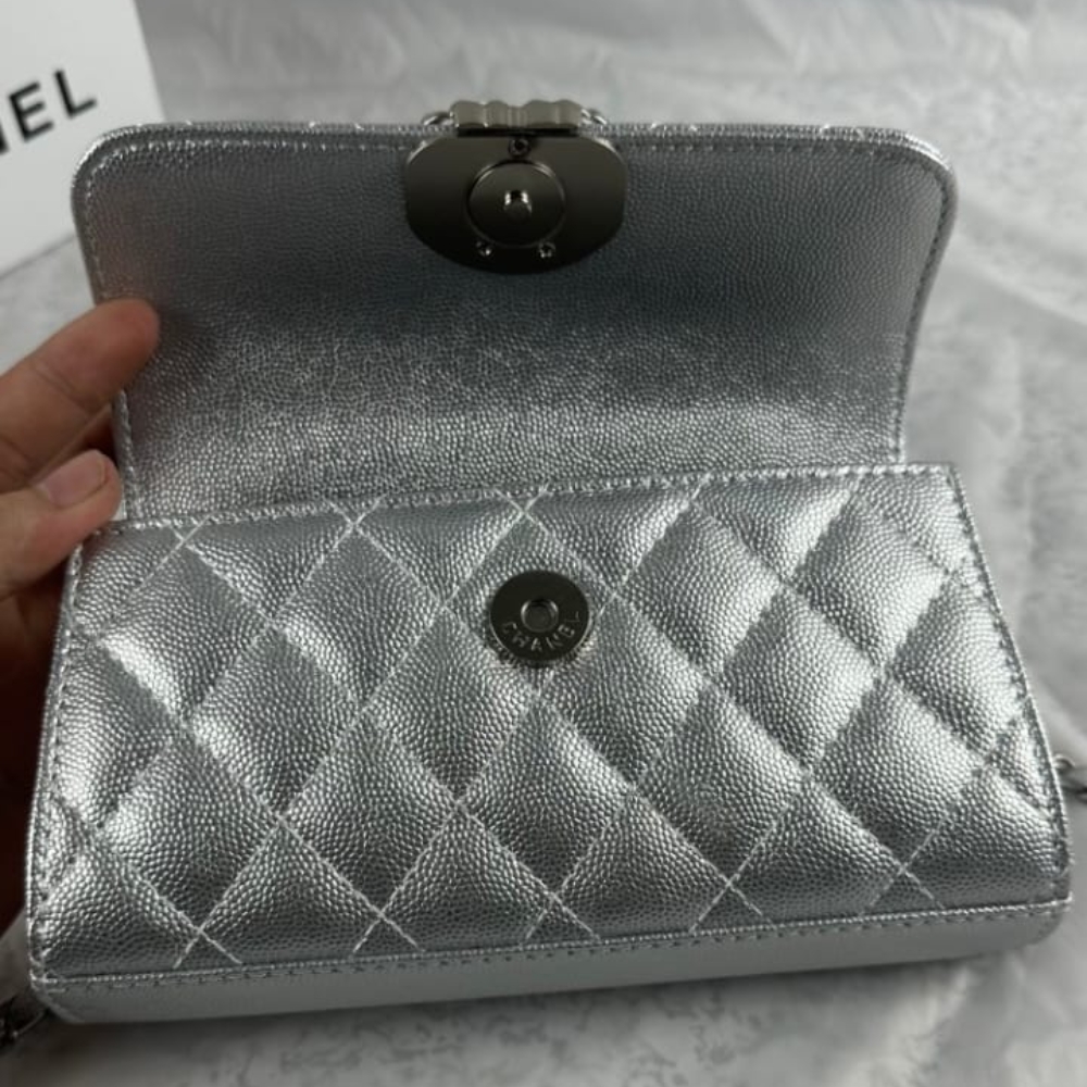 Chanel 23P Clutch With Chain Bag Grained Leather Silver 18cm - Image 8