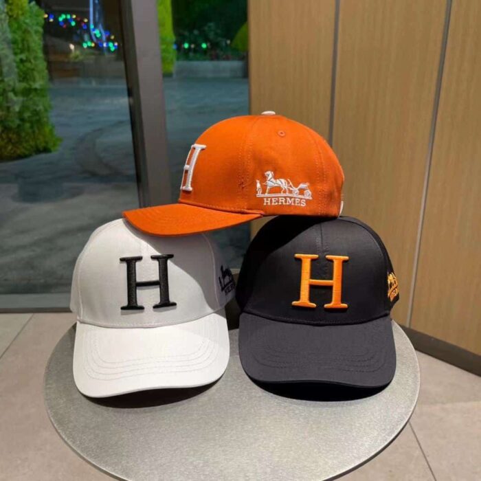 Alternative view of HERMES NEW CARRIAGE BASEBALL CAP WHITE
