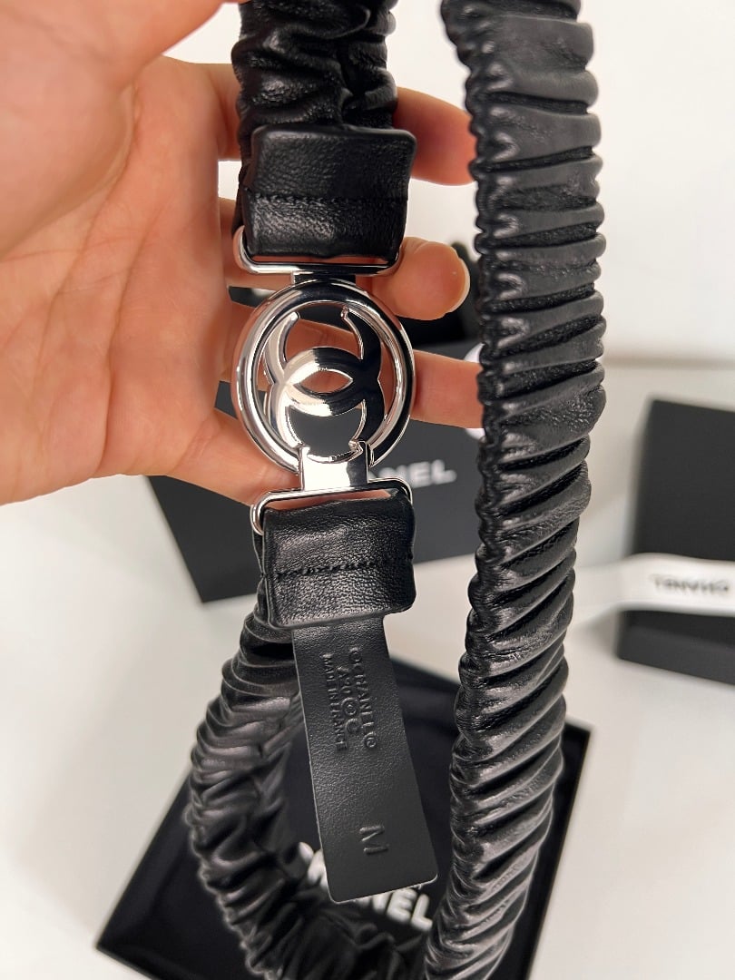 CHANEL CALFSKIN BETL WITH SILVER CC LOGO 30MM - Image 5