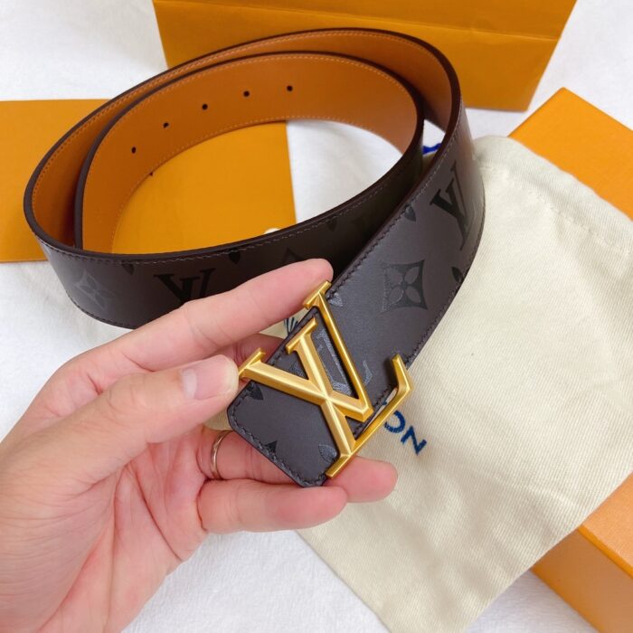 LOUIS VUITTON BELT IN BROWN