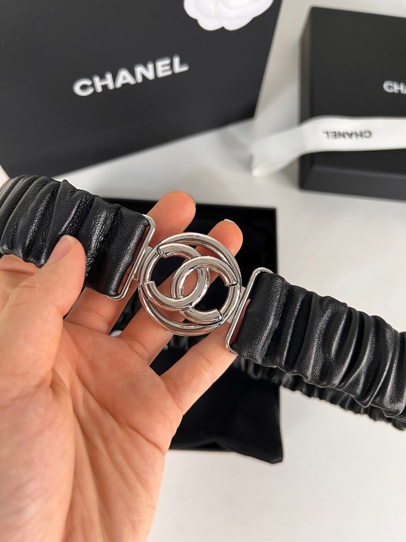 CHANEL CALFSKIN BETL WITH SILVER CC LOGO 30MM - Image 3