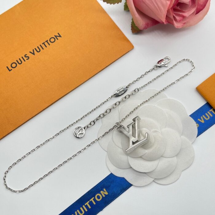 LOUIS VUITTON SILVER NECKLACE