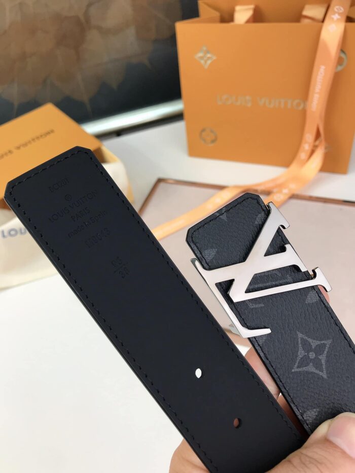 Alternative view of LOUIS VUITTON LV INITIALES REVERSIBLE  BELT MONOGRAM ECLIPSE SILVER METAL 4CM