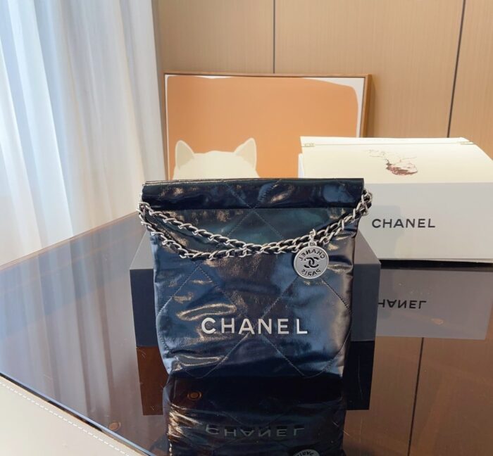 Alternative view of CHANEL 22 HANDBAG BLACK 22CM