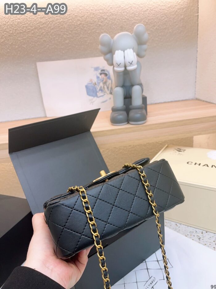 Alternative view of CHANEL 22B FLAP BAG WITH GOLD HARDWARE TOP HANDLE BLACK 21CM AS2431