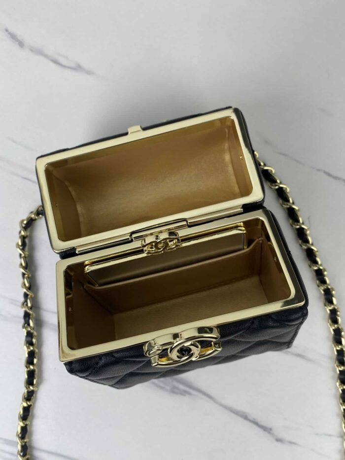 Alternative view of CHANEL SMALL BOX WITH CHAIN IN BLACK 12CM AP2656