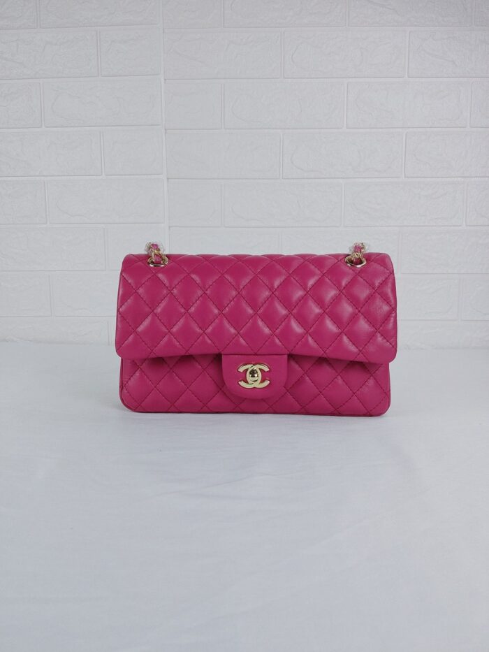 Alternative view of CHANEL CLASSIC MEDIUM FLAP PINK AND GOLD 25CM