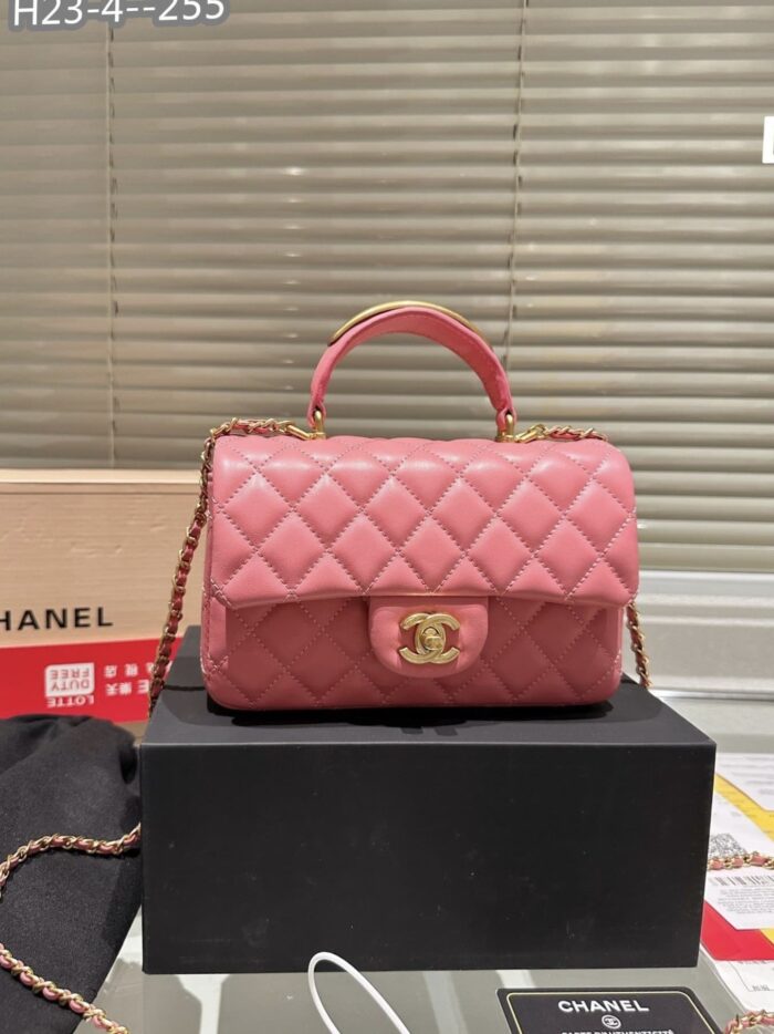 Alternative view of CHANEL 22B FLAP BAG WITH GOLD HARDWARE TOP HANDLE PINK 20CM AS2431