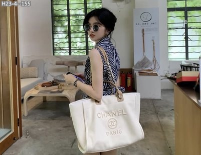Alternative view of CHANEL SHOPPING BAG WITH PEARLS WHITE 38CM
